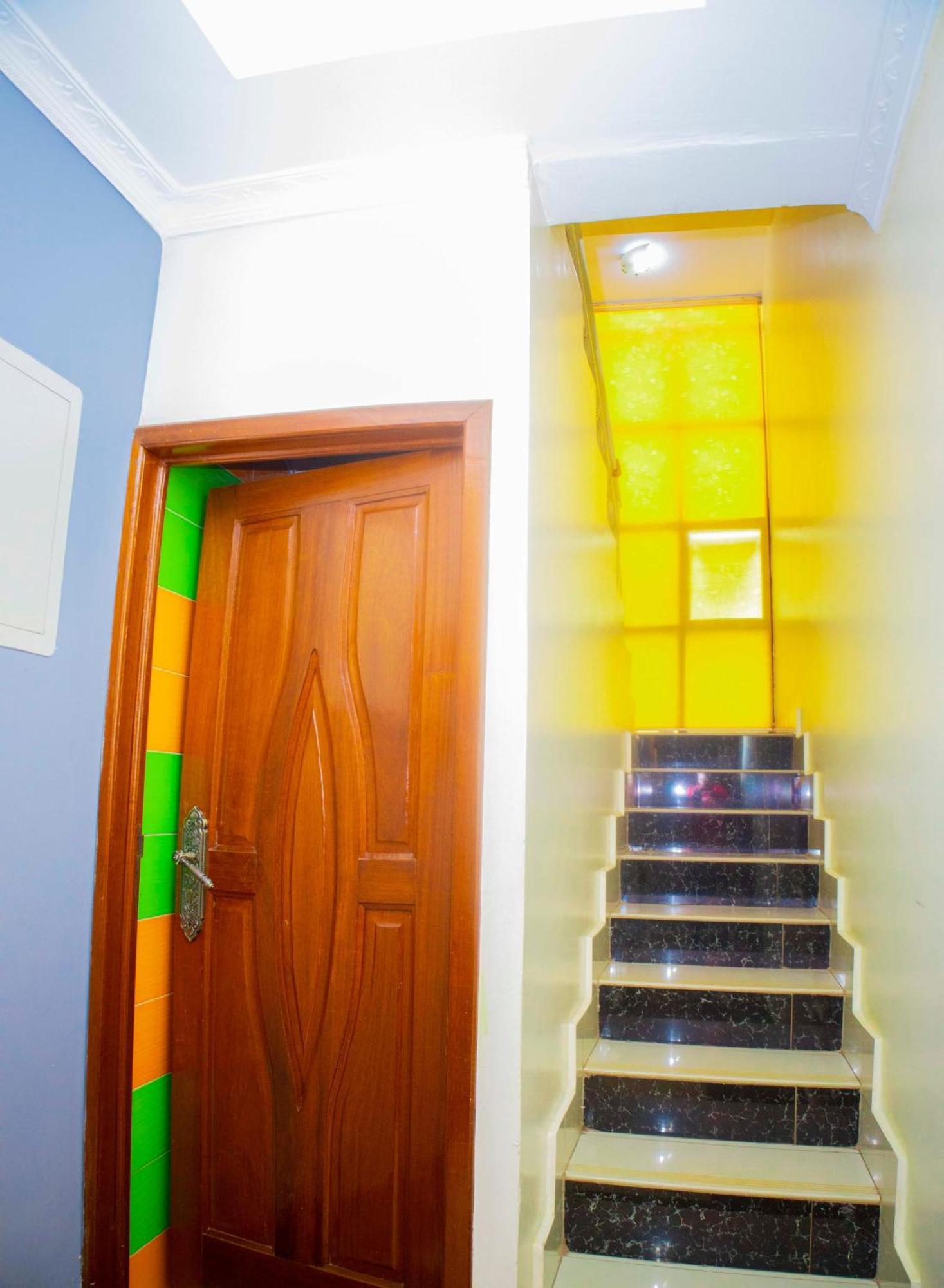 The Vibrant Lodge Gacuriro Kigali Bagian luar foto