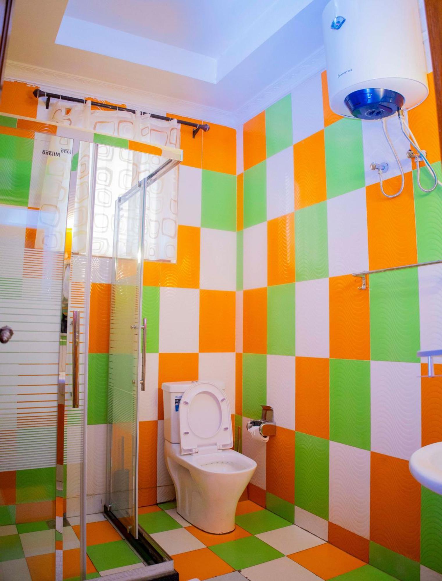 The Vibrant Lodge Gacuriro Kigali Bagian luar foto