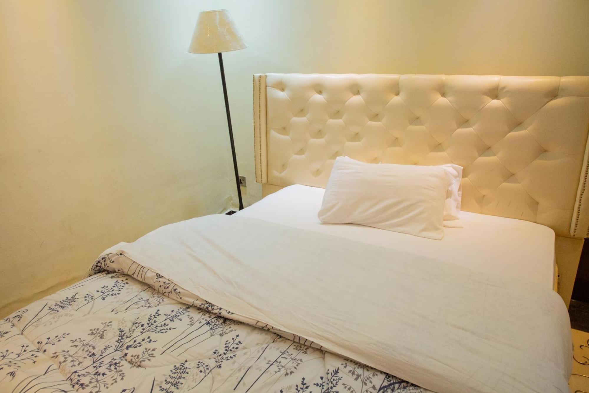 The Vibrant Lodge Gacuriro Kigali Bagian luar foto