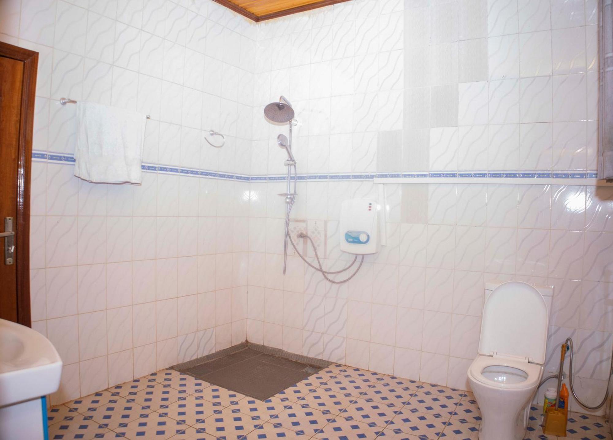 The Vibrant Lodge Gacuriro Kigali Bagian luar foto