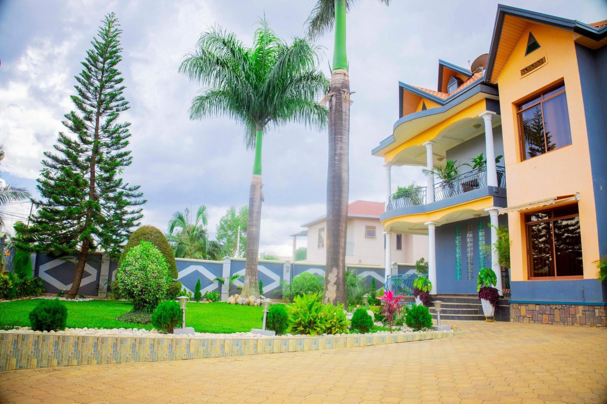 The Vibrant Lodge Gacuriro Kigali Bagian luar foto